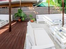 Vine Summer Garden And Grill 3