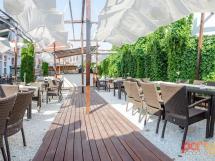 Vine Summer Garden And Grill 5