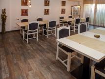 Vine Summer Garden And Grill 9