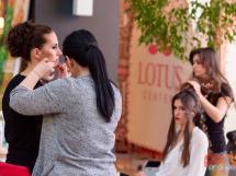 Make Up Cosmo Beauty School 731