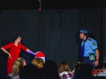 Spectacol De Teatru In Urban 64