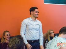 Spectacol De Teatru In Urban 86