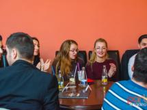 Spectacol De Teatru In Urban 90